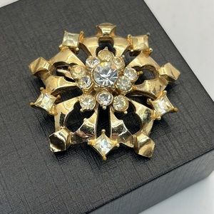 VTG 1960's CORO Crystal Gold Brooch Costume Jewelry 1.5"